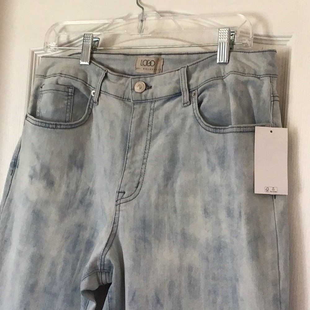 LOGO by Lori Goldstein Light Wash Tie-Dye Relaxed Jeans - Picture 2 of 8